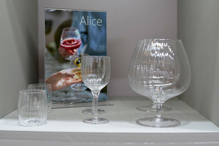 FineDesignGroup Alice